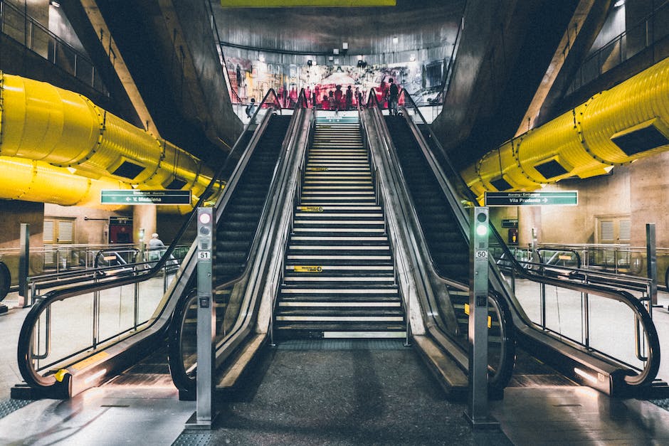 Bahnreisen planen: Wie weit im Voraus Bahntickets buchen?